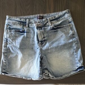 Women's NYDJ Blue Jean Shorts Size 14